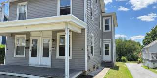Modern 2 bedroom End-of-Row Townhome in Rothsville - w/ Garage & In Unit Laundry! Gallery 1