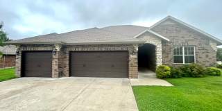 Fully Fenced 4 Bedroom Home - Pearson Park/Strafford MO $500 Move In Credit Gallery 1