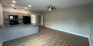 215 N Elm Gallery 17