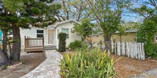 Beautifully Renovated 2 Bed/1 Bath Duplex – Move-In Ready in the Heart of Clearwater! Gallery 1