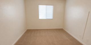 3290 North Vista Avenue Gallery 21