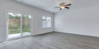 Beautiful Town Home!! Available Now! Gallery 8