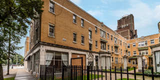 5957 W Madison St Gallery 11