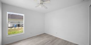 Spacious 3 bedroom 2 bathroom home in Lehigh Acres - New flooring! Gallery 14