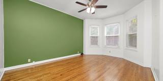 2444 W Gunnison St Gallery 4