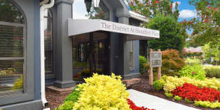 District at Hamilton Place Apartments Gallery 15