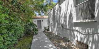 1044 SW 13th Ct Gallery 3