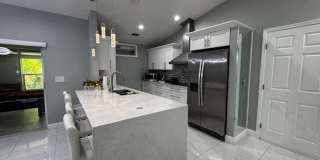 2 bedroom 1.5 bathroom furnished home Gallery 8