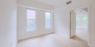 Hudson Point Gallery 13