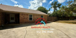 Available Now: Conveniently Located Duplex Gallery 1