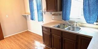 907 Bruce Street Gallery 3