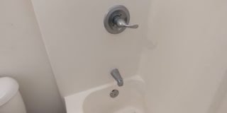 Room in 4 Bedroom Home at Genlee Dr Gallery 24