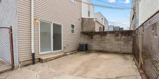 2106 MANTON Street Gallery 27