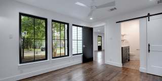 1110 W 22 1/2 St Gallery 9