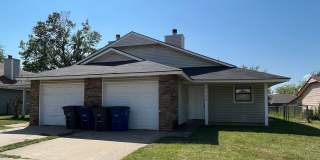 Cozy 3 Bedroom duplex In A Cudesac!! Gallery 1