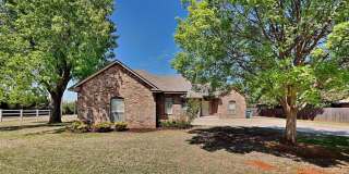 3 Bedroom Home with office in Edmond Gallery 1