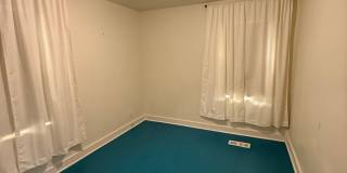 Charming 2 bedroom 1 bath home on large corner lot in desirable part of Springfield Gallery 12