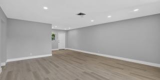 2755 NE 28th Avenue Gallery 1