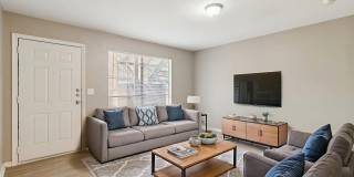Knoll Crest Gallery 1