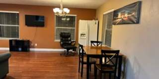 Spacious home Gallery 28