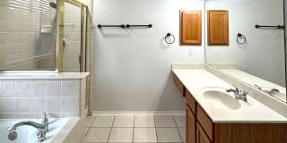 Beautiful 4 Bedroom Home in Gated Community! Gallery 18
