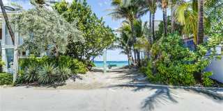 309 Oak St Gallery 21