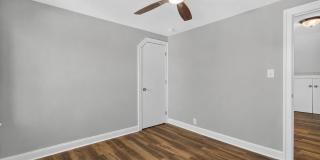 21 E REDMAN Avenue Gallery 66
