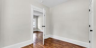 Four Bedroom 2 bath House with office on W Friendly Ave in Greensboro-near UNCG Gallery 26
