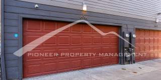 Beautiful Townhome with Central A/C and Two Car Garage! Gallery 27