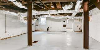 421 Chimborazo Blvd Gallery 18