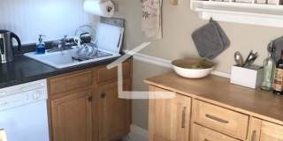 Nice studio in Fenway Gallery 5