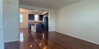 2 Bedroom, 2.5 Bath Tri-level townhouse in Signal Hill Gallery 5