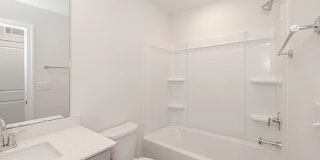 Room in 4 Bedroom Home at Millennium Ave Gallery 37