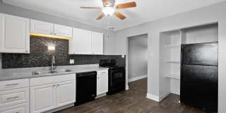 Beautiful Remodeled Apartments - includes washer/dryer Must See! Gallery 24