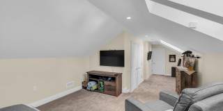 502 Brighton Avenue Gallery 50