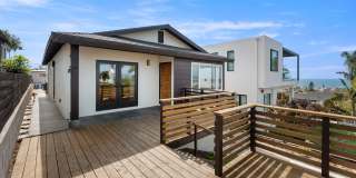 Ocean Beach 2 Bedroom + Bonus Room. Panoramic Water Views! Gallery 9