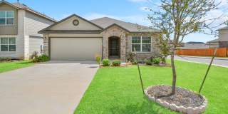 Beautiful 4-Bedroom Corner Lot Home with Open Floor Plan in Bulverde Gallery 1
