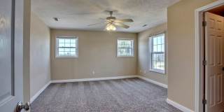 Beautiful Prairie Fields Townhouse — 3 Bed / 2.5 Bath + Loft Gallery 15