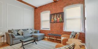 222 Williams Street E Gallery 8