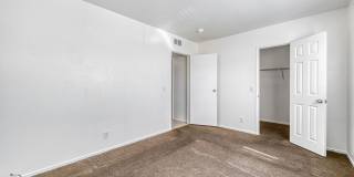 Cozy 2 Bedroom Upstairs Unit With Lots of Natural Light! Gallery 12