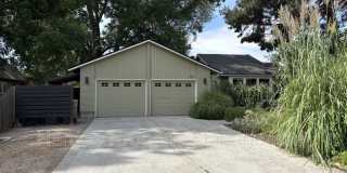 3511 N Barberry Dr 3511 N Barberry Dr Gallery 1