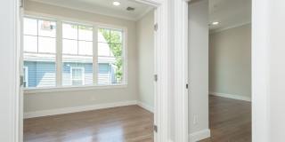 Charming 4 Bedroom-No Broker Fee Gallery 4