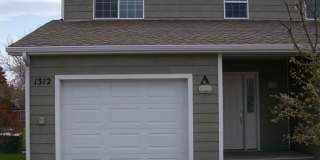 2 Bedroom, 1 1/2 Bathroom Townhouse-Walking distance to MSU Campus Gallery 4