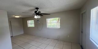 FORT MYERS ** 2 BED-1 BATH UNFURNISHED FIRST FLOOR APARTMENT AVAILABLE FOR A LONG-TERM TENANT ** PET FRIENDLY ** Gallery 6