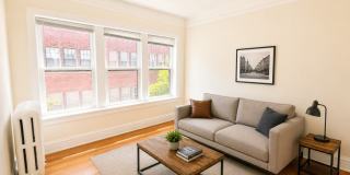 737 Hinman Gallery 2