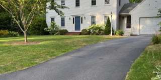 Executive 4 Br / 2.5 Ba Executive Colonial in Sandwich Gallery 1