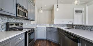 202 on The Square Gallery 8