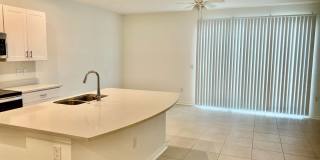 Like new 3/2.5 Townhome Gallery 11