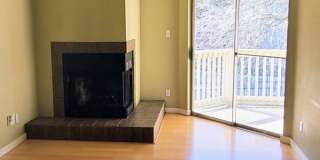 Gated Condo Off of Oltorf with Extra Large Private Balcony Gated Condo Off of Oltorf with Extra Large Private Balcony Gallery 5