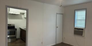 1303 Bell Street Gallery 6
